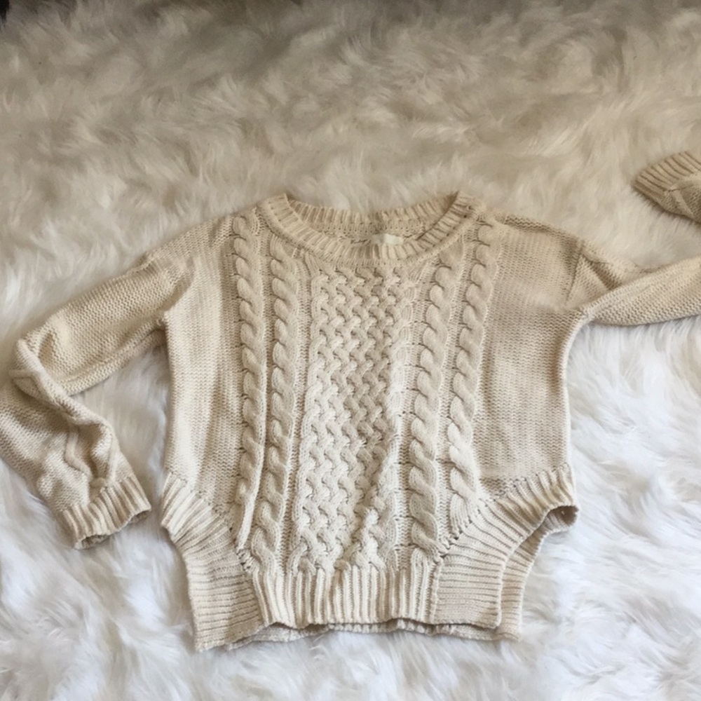 Creme sweater